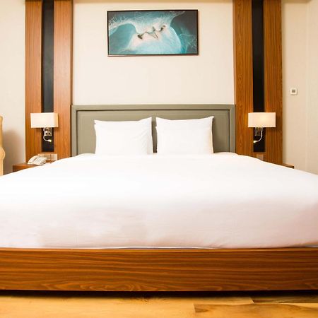 Van Phat Riverside Hotel Кантхо Экстерьер фото