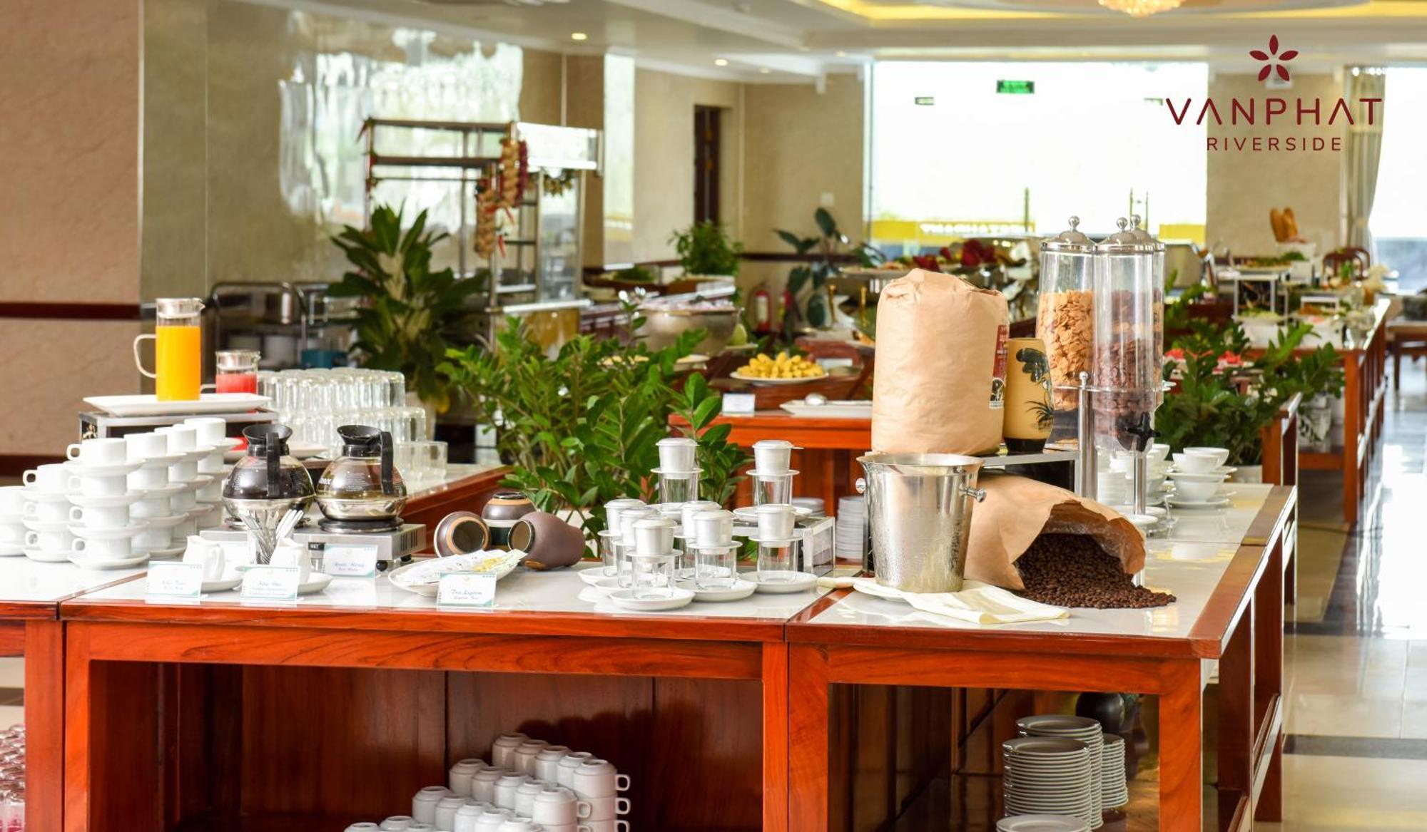 Van Phat Riverside Hotel Кантхо Экстерьер фото