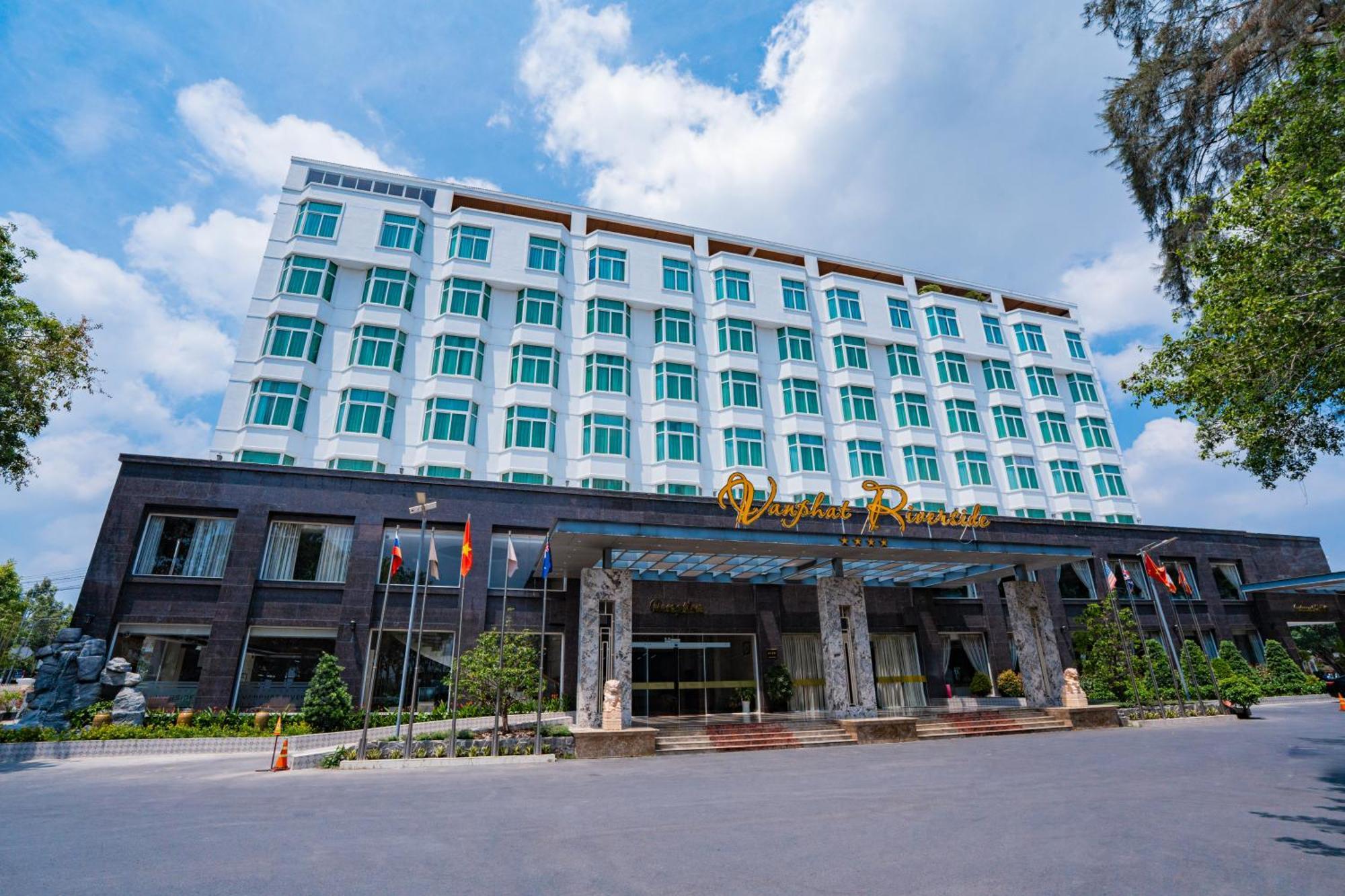 Van Phat Riverside Hotel Кантхо Экстерьер фото