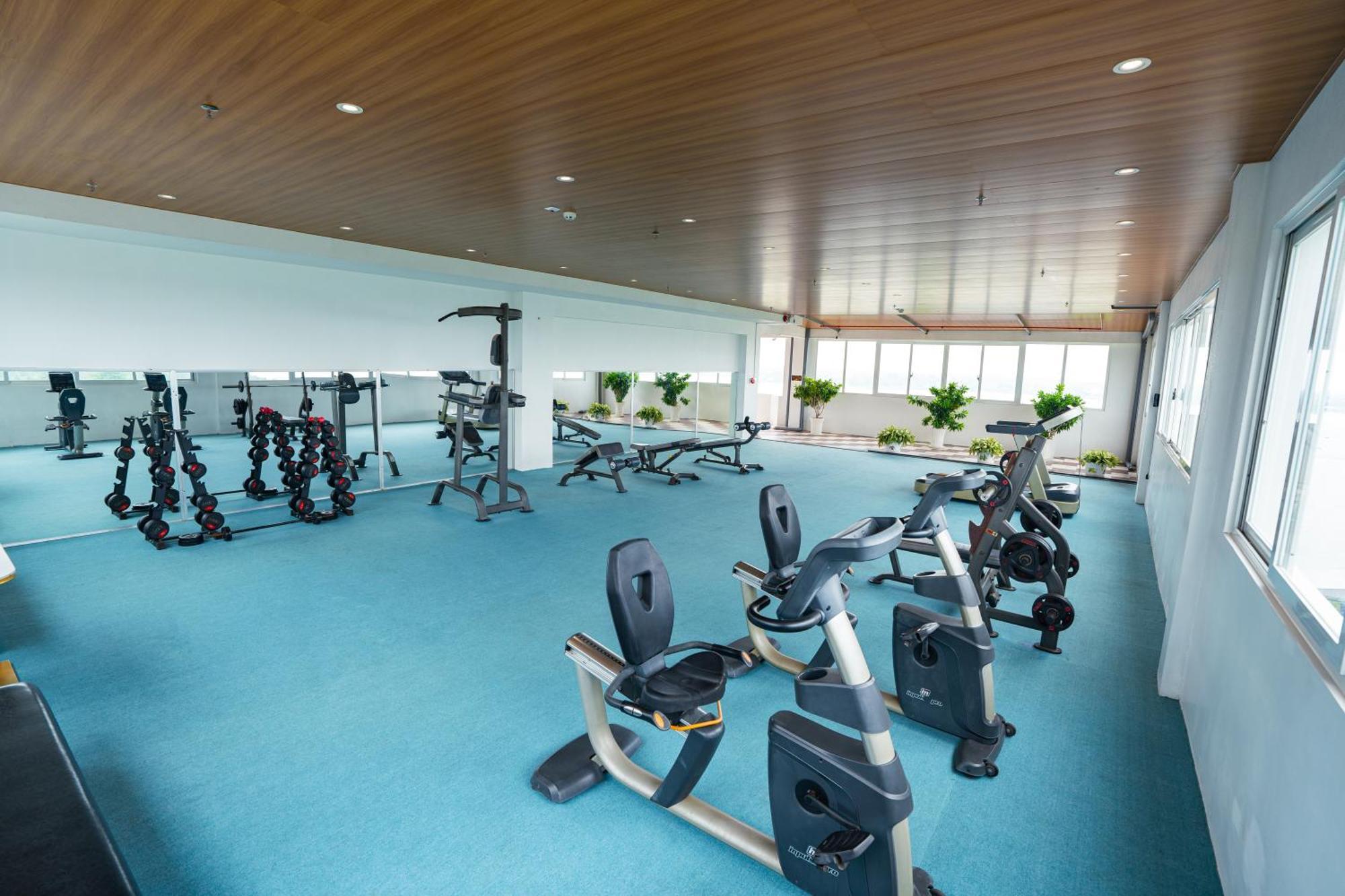 Van Phat Riverside Hotel Кантхо Экстерьер фото