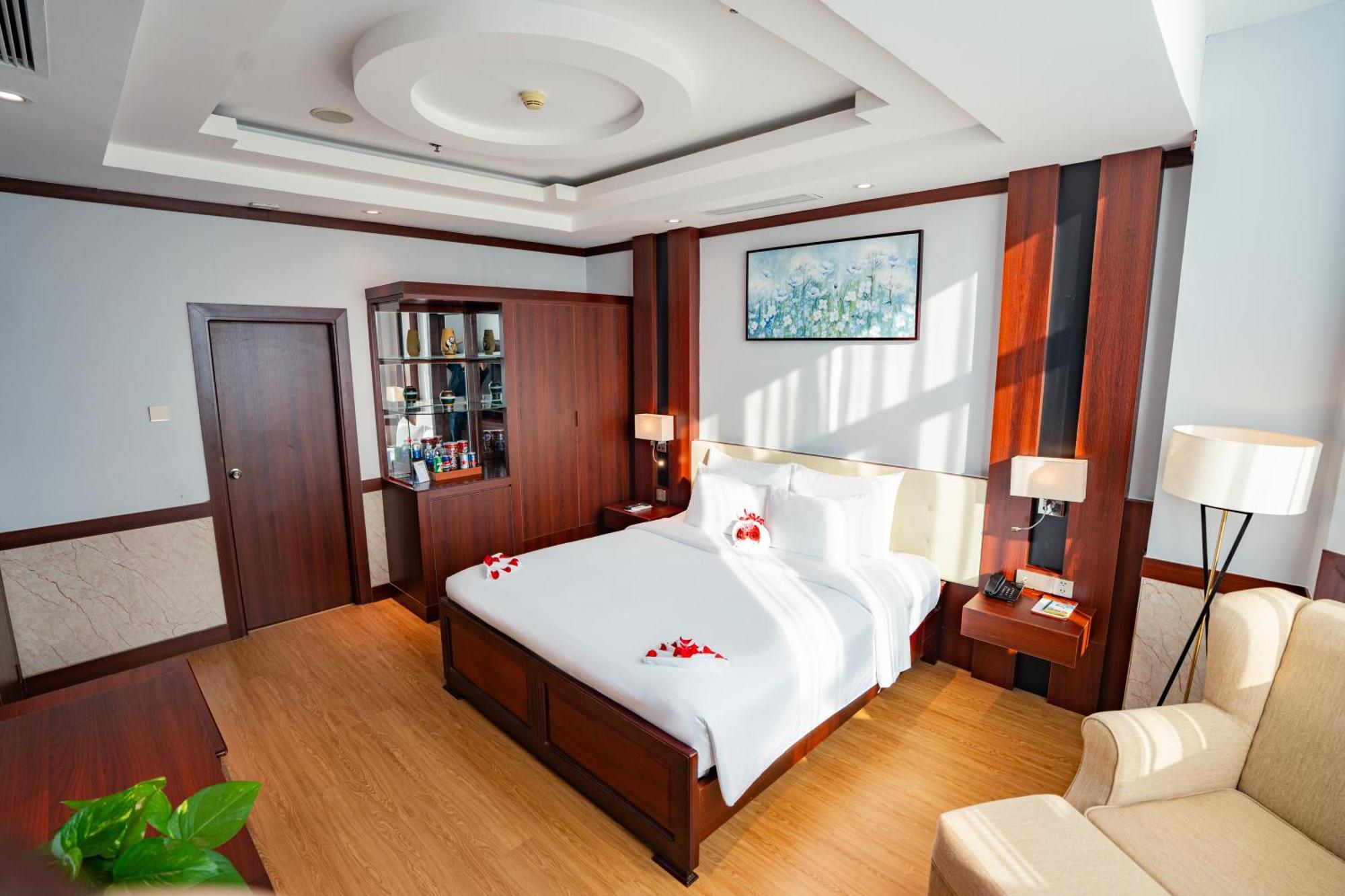 Van Phat Riverside Hotel Кантхо Экстерьер фото
