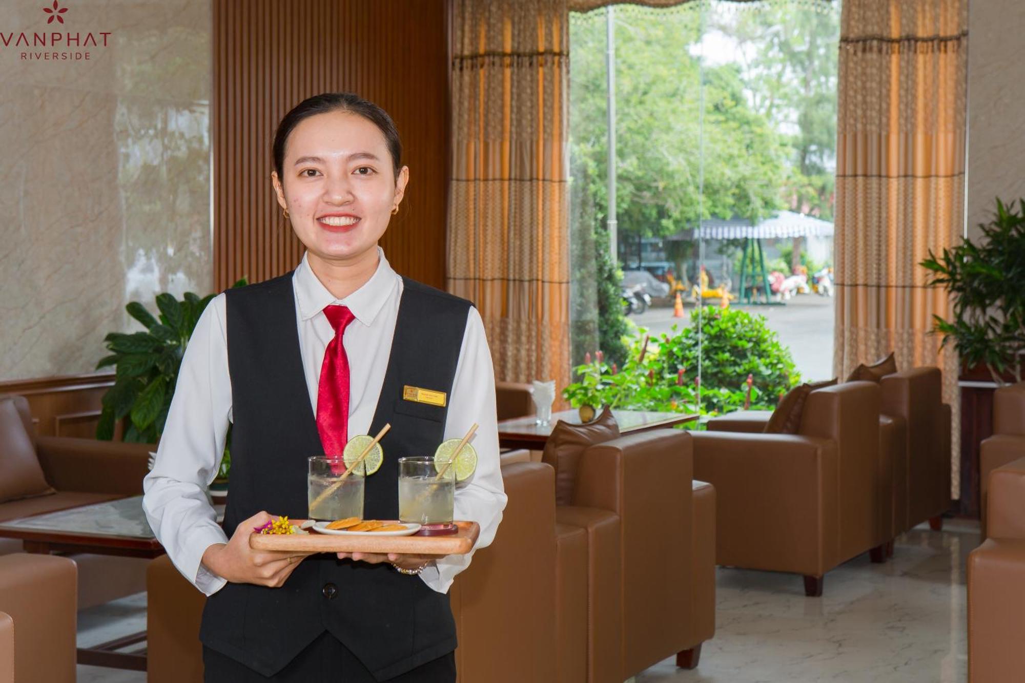 Van Phat Riverside Hotel Кантхо Экстерьер фото