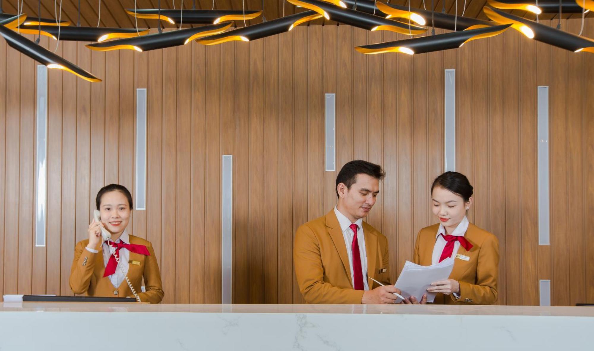 Van Phat Riverside Hotel Кантхо Экстерьер фото