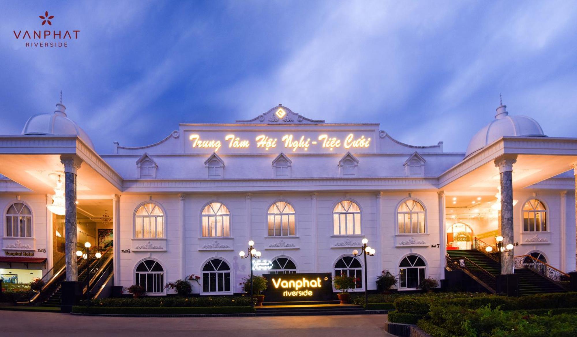 Van Phat Riverside Hotel Кантхо Экстерьер фото