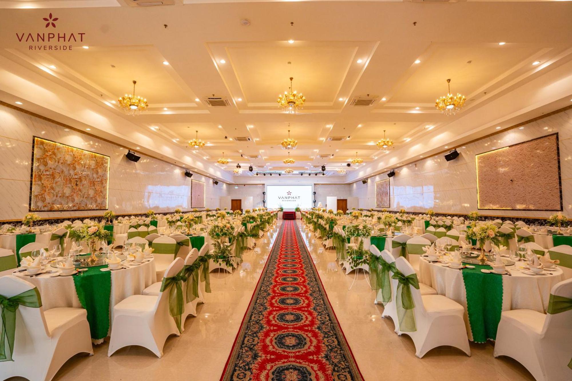 Van Phat Riverside Hotel Кантхо Экстерьер фото