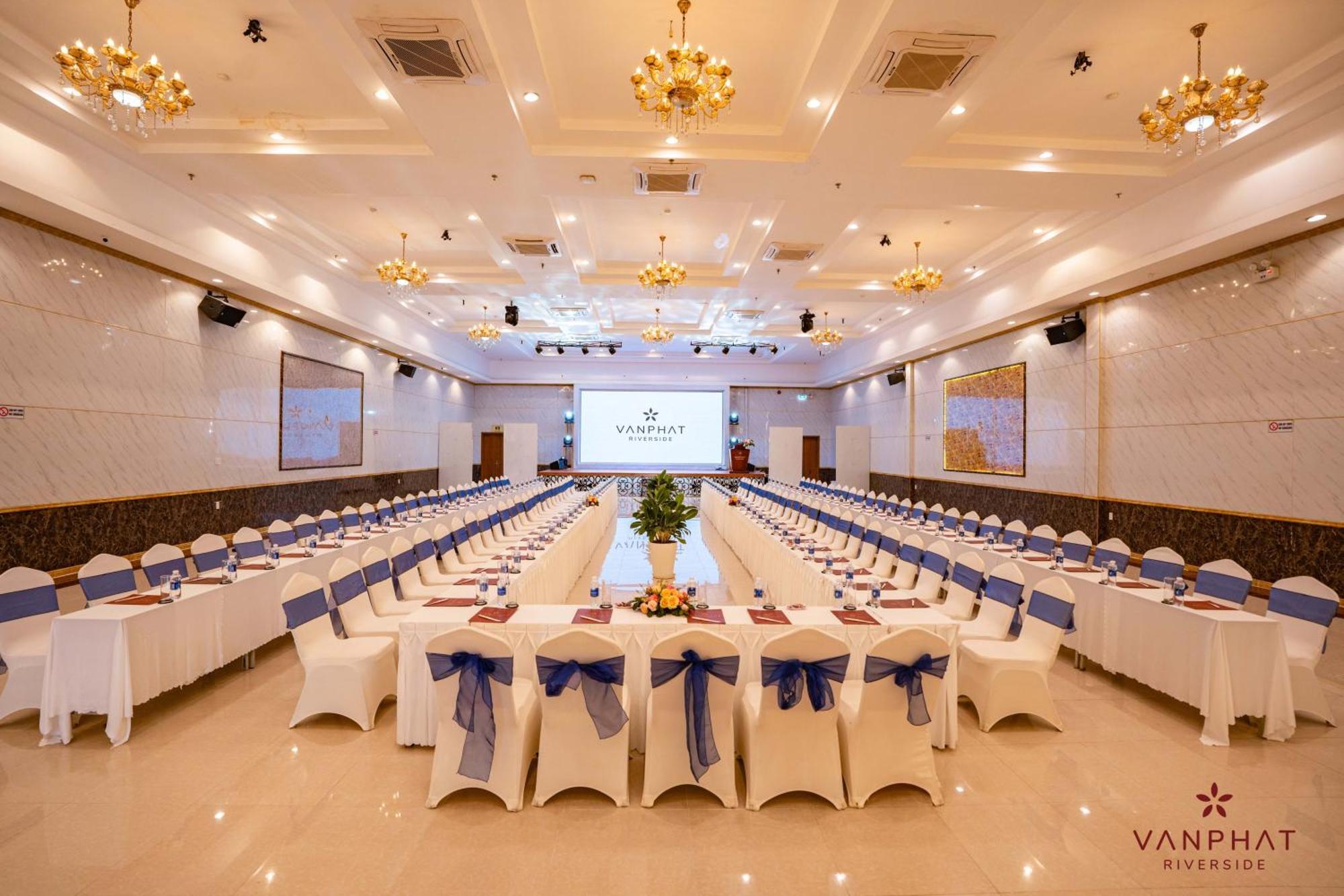 Van Phat Riverside Hotel Кантхо Экстерьер фото
