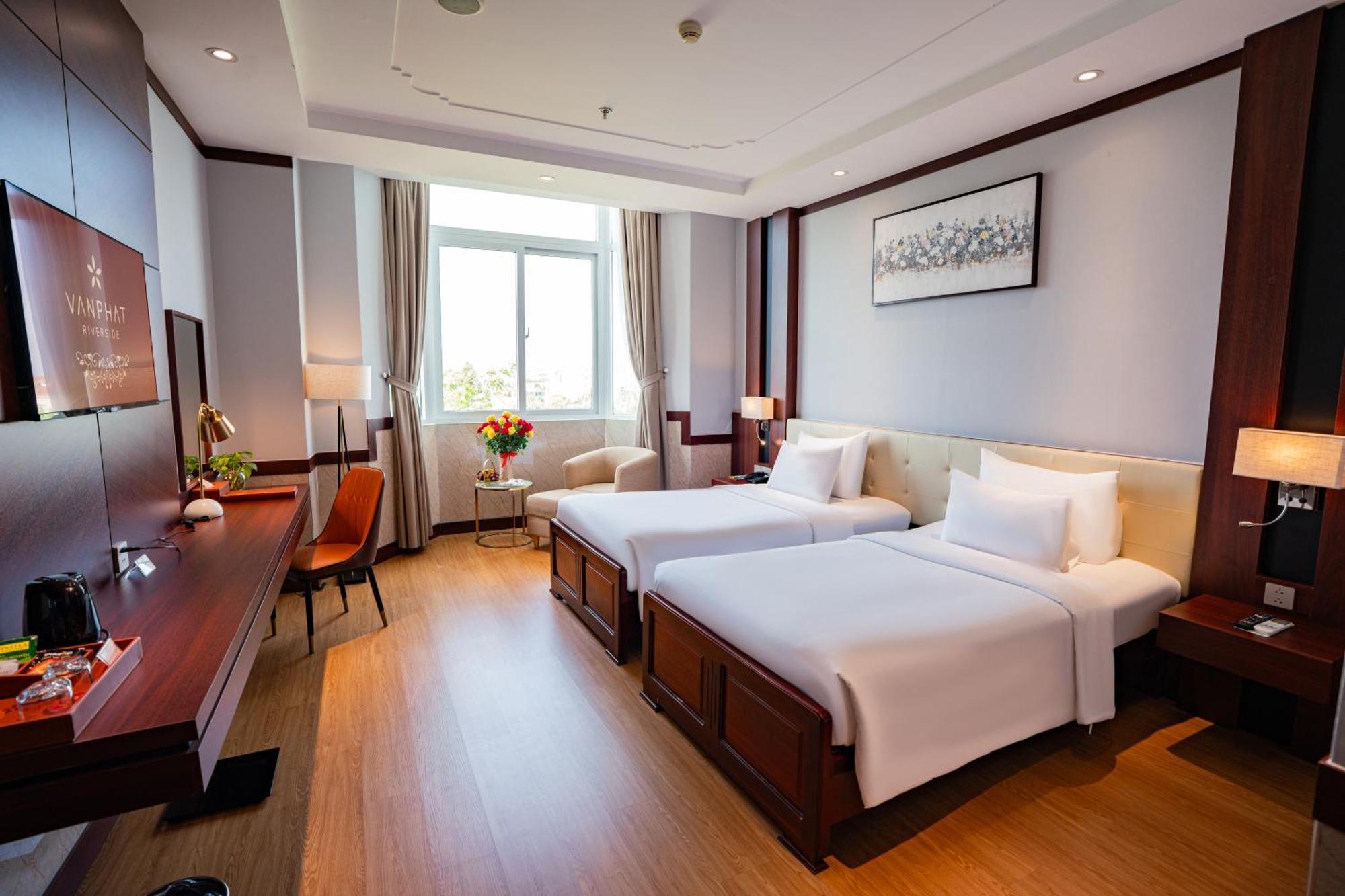 Van Phat Riverside Hotel Кантхо Экстерьер фото